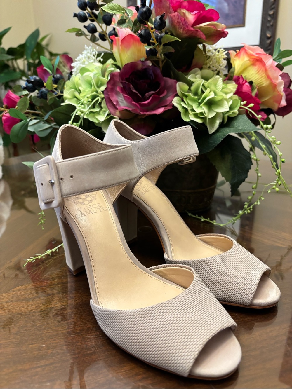 Vince Camuto Light Beige Open-Toe Block Heel Sandals Size 7
